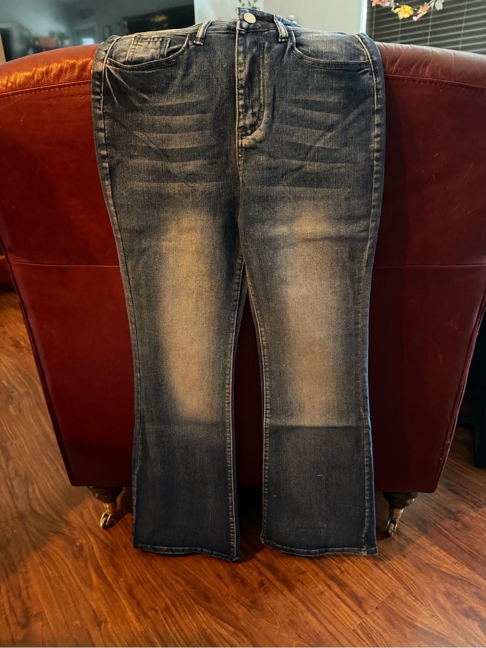 Women's Washed Blue Flare Jeans — Mid-Rise Stretch